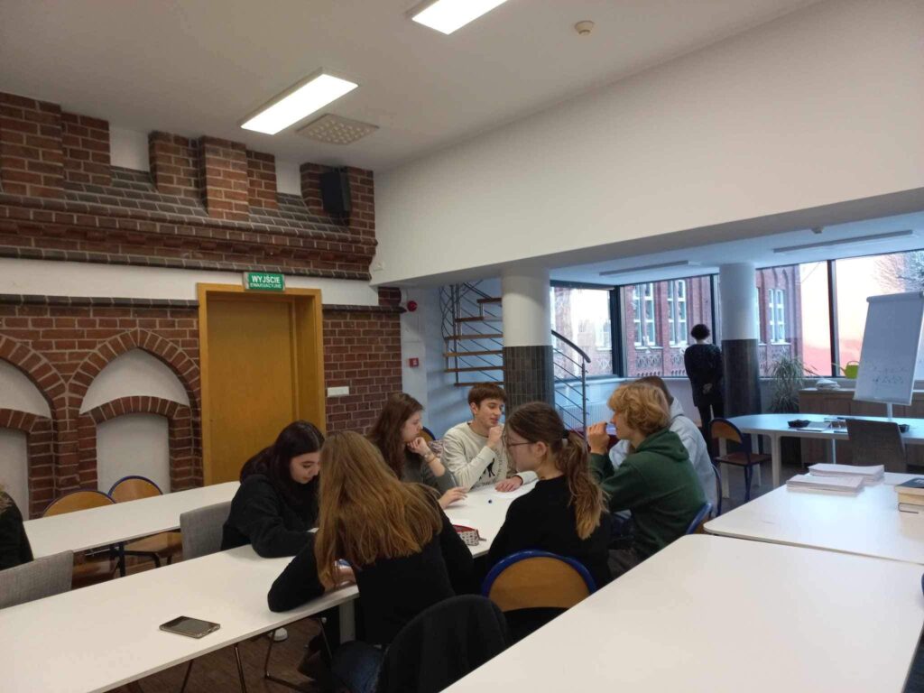 Warsztaty dla uczniów Autonomicznego Liceum Ogólnokształcącego w Gdańsku w ramach „Pomorskiej Akademii Dyplomacji”