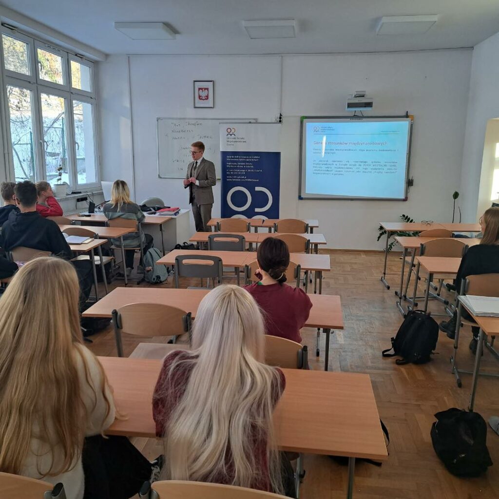 Warsztaty dla uczniów Uniwersyteckiego Liceum Ogólnokształcącego w Gdańsku z zakresu priorytetów polskiej polityki zagranicznej