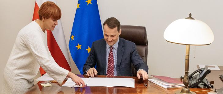 Radosław Sikorski odebrał z rąk Prezydenta RP Andrzeja Dudy nominację na stanowisko ministra spraw zagranicznych