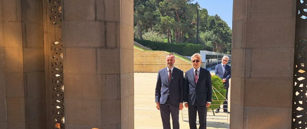 Wiceminister Marek Prawda złożył wizytę w Baku